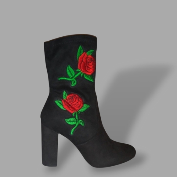 🛑BOGO 🆕Black Floral Embroidered Boot - Picture 12 of 12